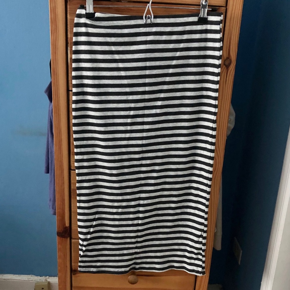 F21 STRIPED BODY CON MIDI SKIRT